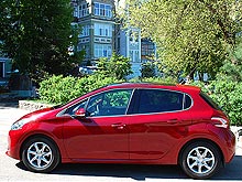 - Peugeot 208:    