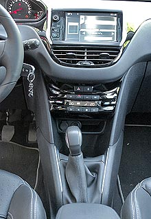 - Peugeot 208:    