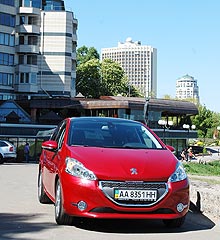 - Peugeot 208:    