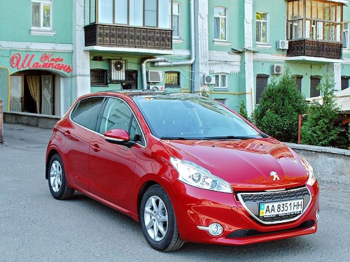 - Peugeot 208:    