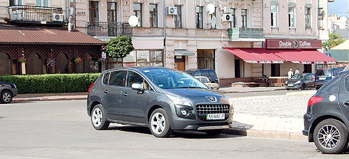 - Peugeot 3008:      - Peugeot