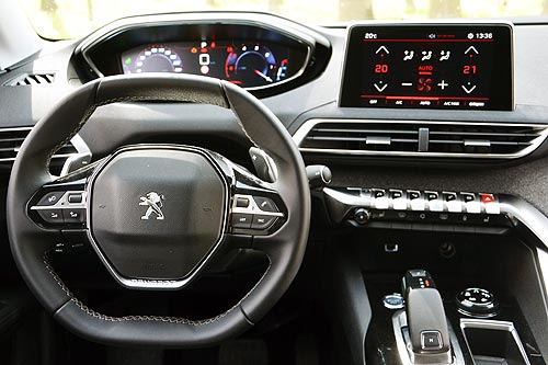 - Peugeot 3008.       