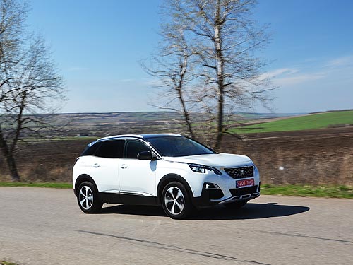 - Peugeot 3008.       