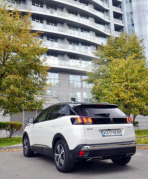    300  : - Peugeot 3008 Plug-In Hybrid4 - Peugeot