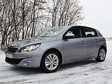  Peugeot 308.      