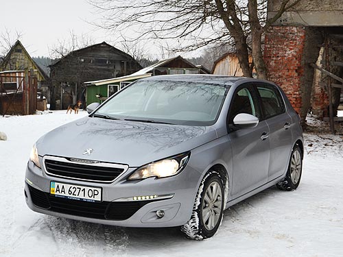  Peugeot 308.      