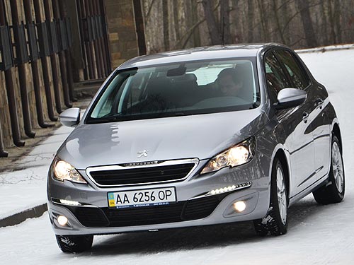  Peugeot 308.      