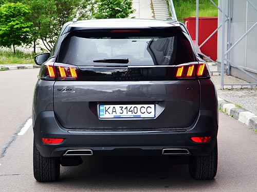     Peugeot 5008. - - Peugeot