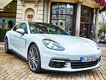 - Porsche Panamera: 911-  