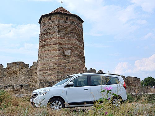 - Renault Lodgy:    