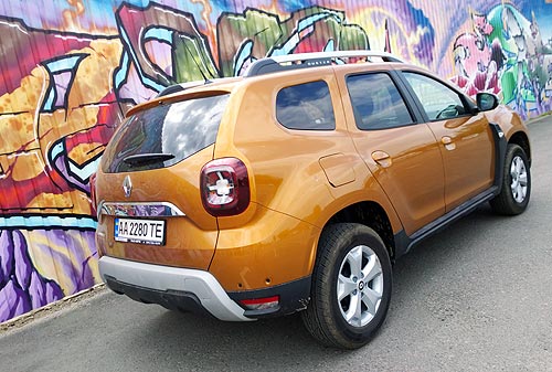 -  Renault Duster.   - Renault