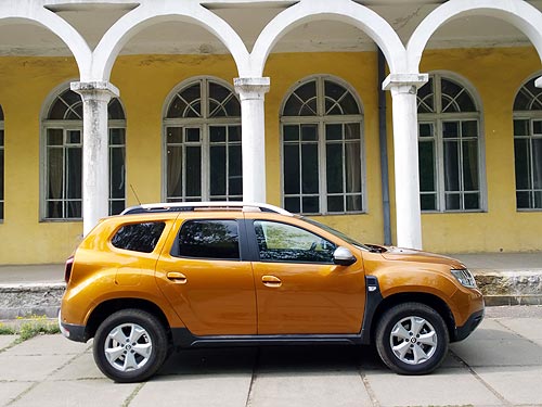 -  Renault Duster.   - Renault