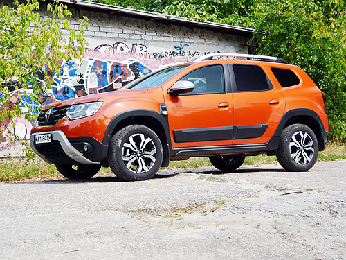   Renault Duster. - - Renault