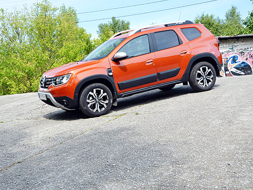   Renault Duster. - - Renault