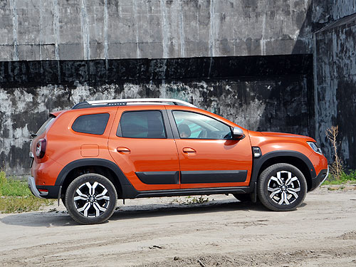   Renault Duster. - - Renault