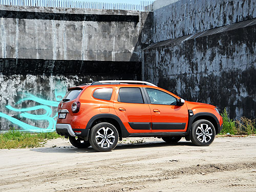   Renault Duster. - - Renault