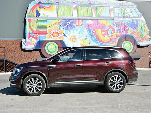      Renault Koleos. - - Renault