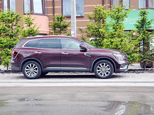      Renault Koleos. - - Renault