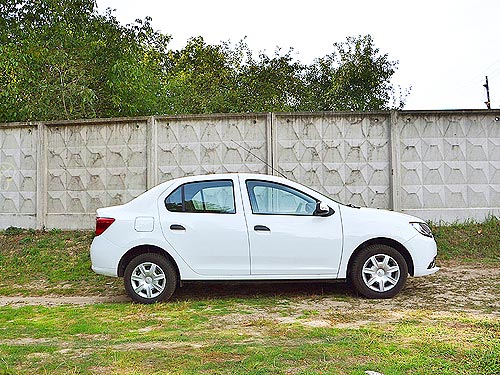 -: Renault Logan   1,2    