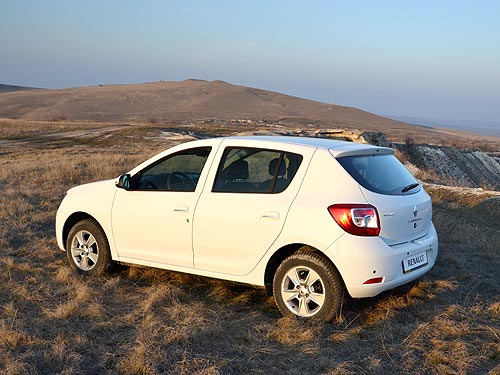 -  Renault Sandero  Stepway.    