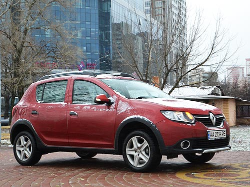 - Renault Sandero Stepway   0,9    - Renault