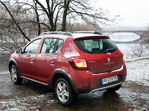 - Renault Sandero Stepway   0,9    - Renault