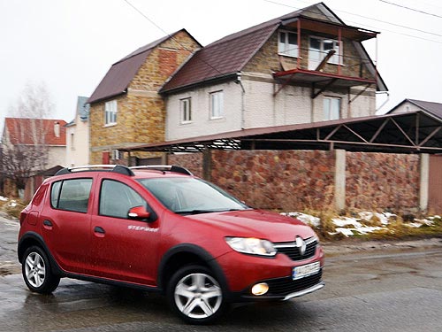 - Renault Sandero Stepway   0,9    - Renault