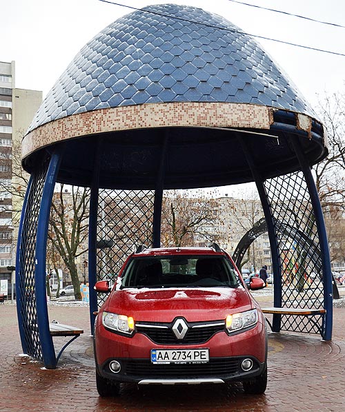 - Renault Sandero Stepway   0,9    - Renault