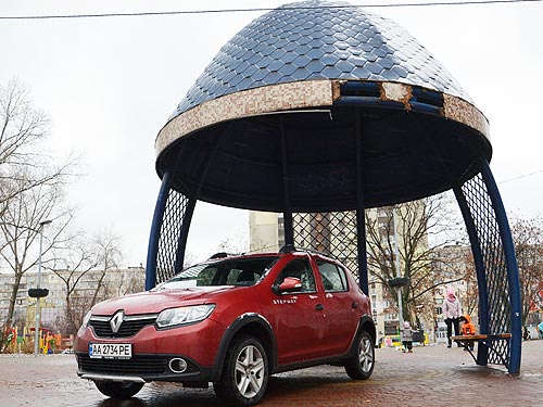 - Renault Sandero Stepway   0,9    - Renault