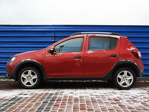 - Renault Sandero Stepway   0,9    - Renault