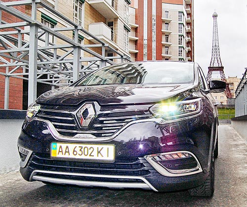 Тест-драйв самого роскошного вэна Renault в XXI веке