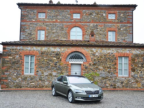 - Skoda Superb New:   