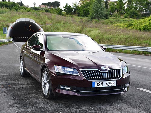 - Skoda Superb New:   