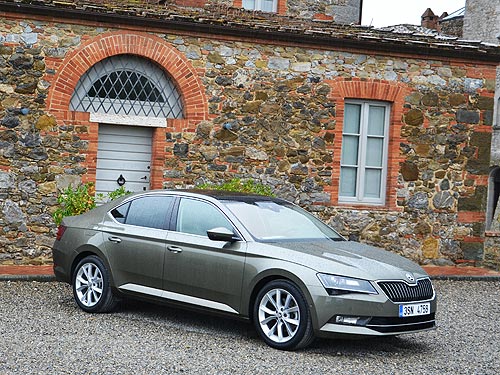 - Skoda Superb New:   