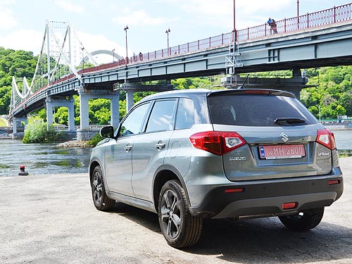 - Suzuki Vitara S:  ,  