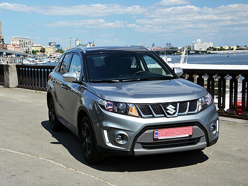 - Suzuki Vitara S:  ,  