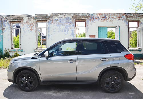 - Suzuki Vitara S:  ,  