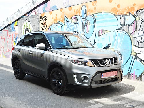 - Suzuki Vitara S:  ,  