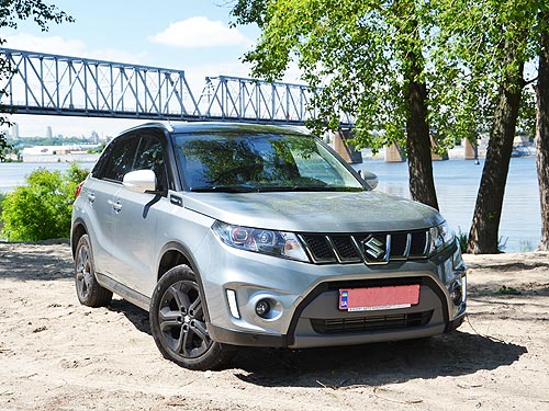 - Suzuki Vitara S:  ,  