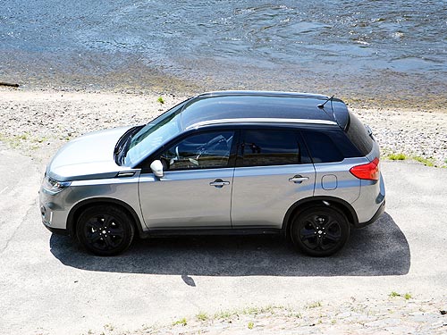 - Suzuki Vitara S:  ,  