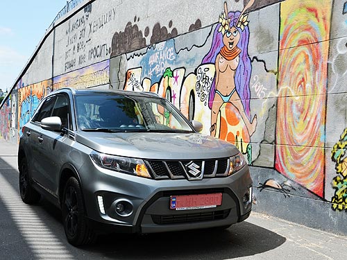 - Suzuki Vitara S:  ,  