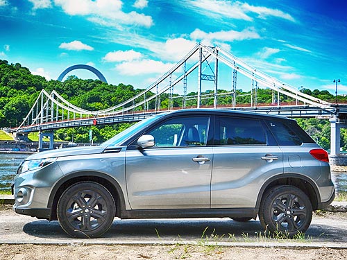 - Suzuki Vitara S:  ,  