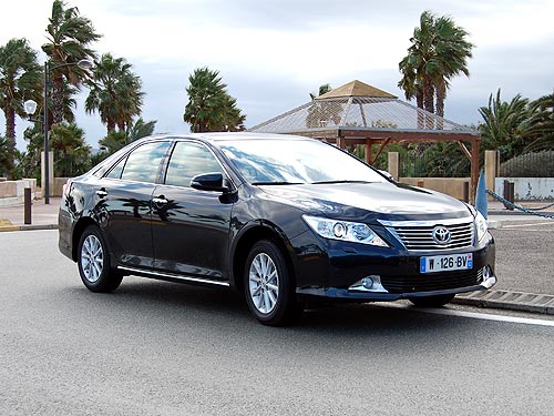 Toyota_Camry_21.jpg