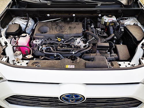 Тест-драйв Toyota RAV4 Hybrid. В чем секрет популярности гибрида RAV4? - Toyota