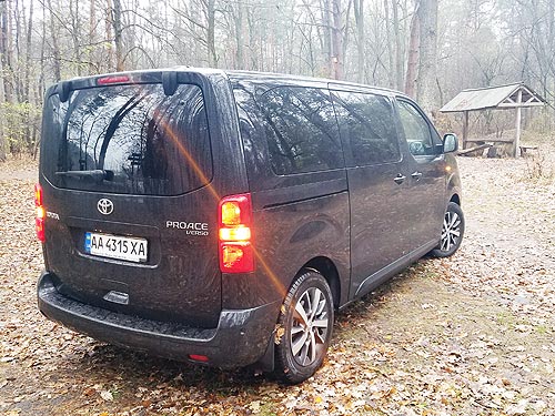 10   5  Toyota ProAce Verso - Toyota