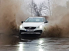 - Volvo V40 Cross Country:   