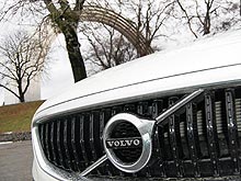 - Volvo V40 Cross Country:    - Volvo