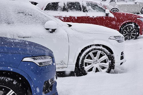  . Volvo XC90 Hybrid       