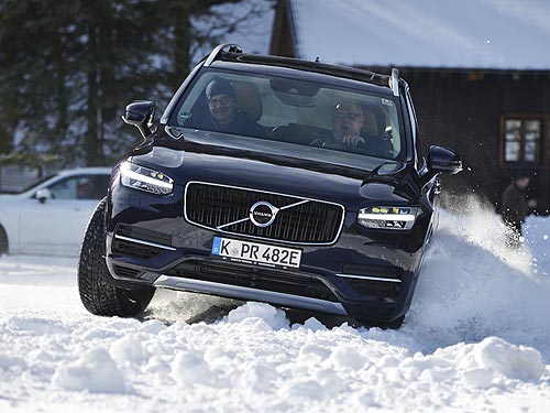  . Volvo XC90 Hybrid       