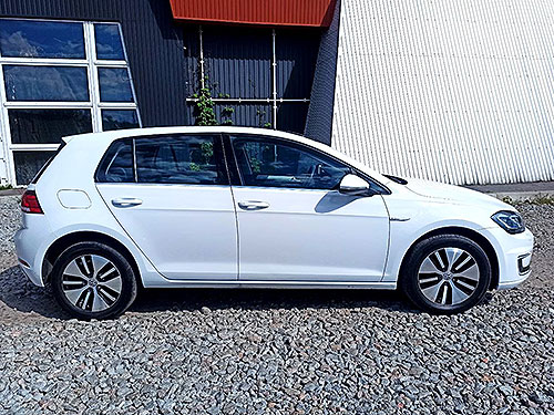      Volkwagen e-Golf    4 400 .  * - 